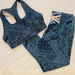 Fabletics Blue Patterned Sports Bra and Leggings Set